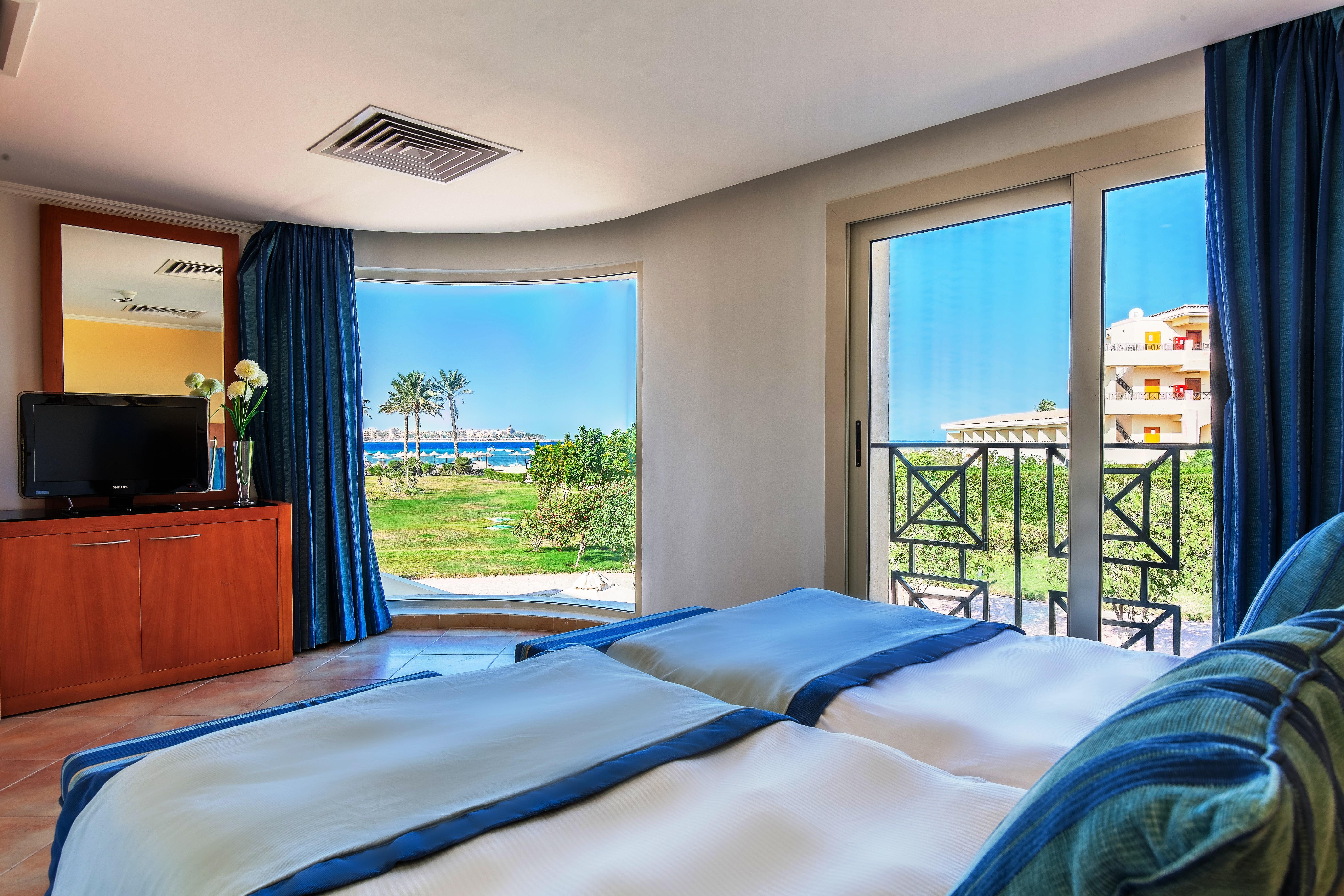 Cleopatra Luxury Beach Resort Makadi Bay - Adults Only Hurghada Bagian luar foto